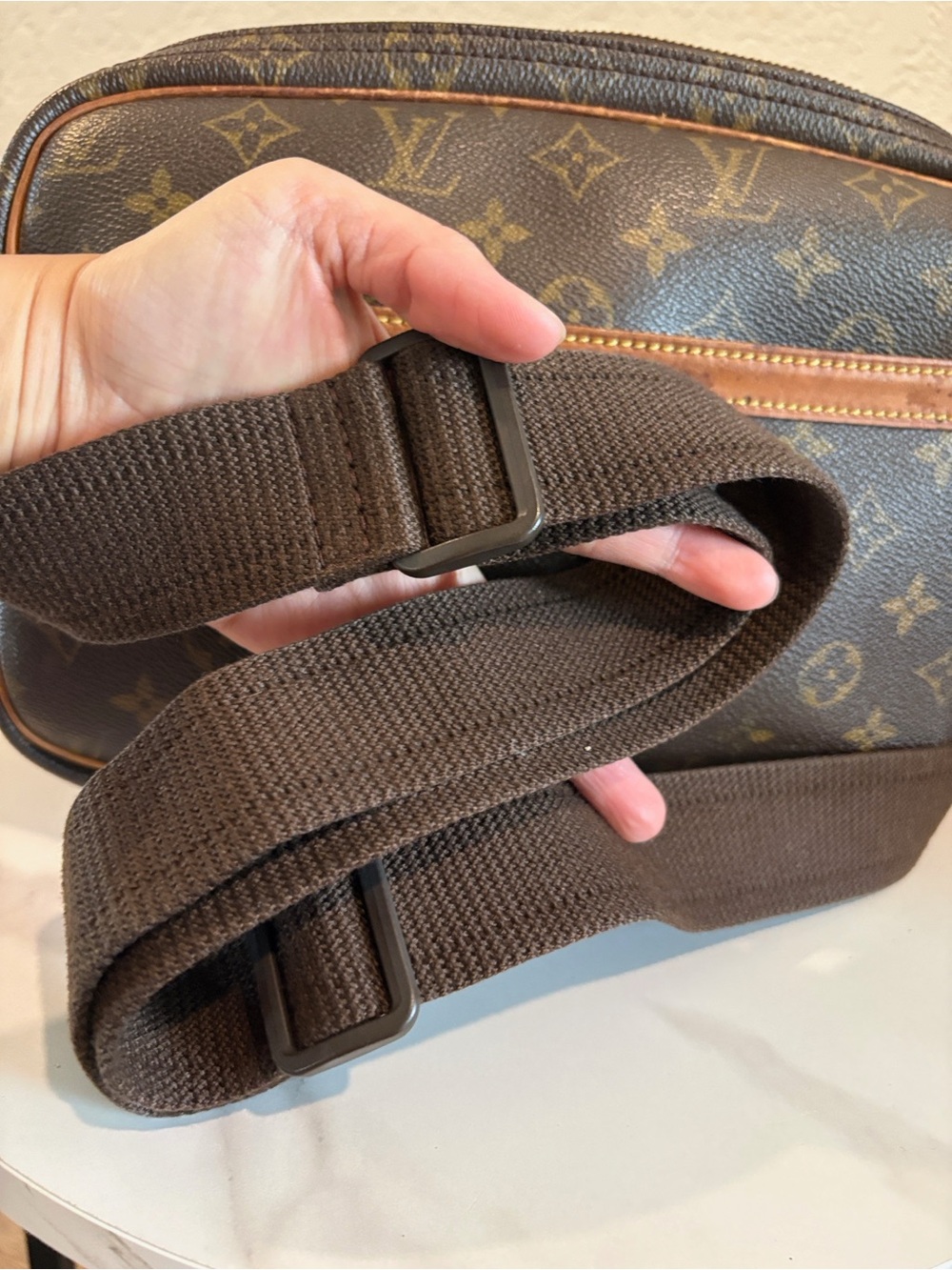 Louis Vuitton Reporter PM
Brown Monogram Crossbody Bag - Picture 13 of 15